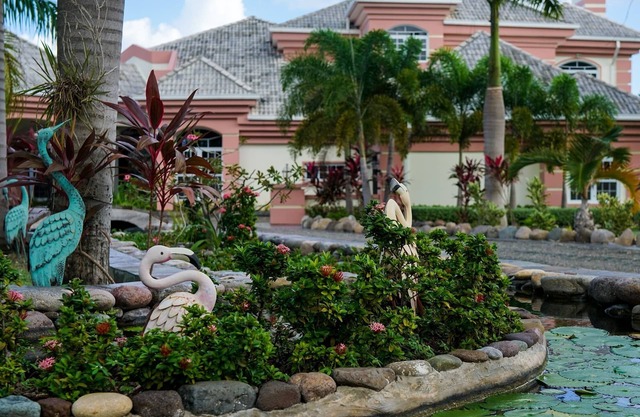 VILLA DORA MAE IS AN ACCLAMATION OF ELEGANCE AND SOPHISTICATION!