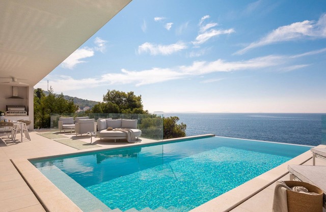 Villa Dream Pearl with Heated Pool