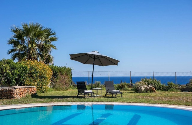 Villa Driftwood - Two Bedroom Villa, Sleeps 4
