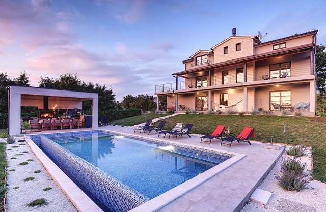 Villa Drvo - Five Bedroom Villa, Sleeps 10