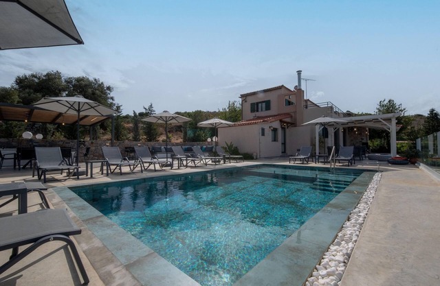 Villa Eagle with swimming pool