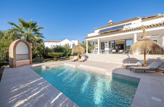 Villa El Paraiso Marbella- 4 Bedrooms (5-Beds)