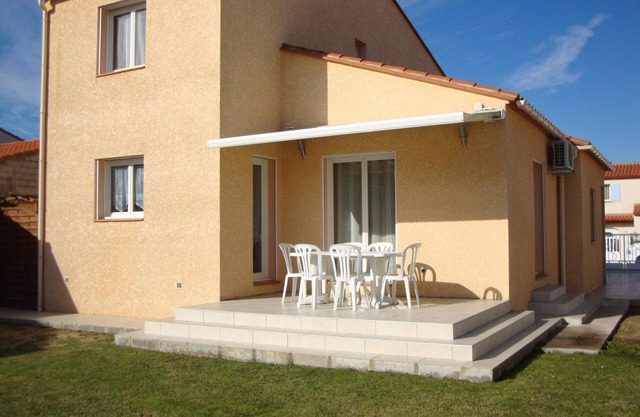 VILLA ELNE NEAR THE SEA CYPRIEN AND ARGELES/SEA