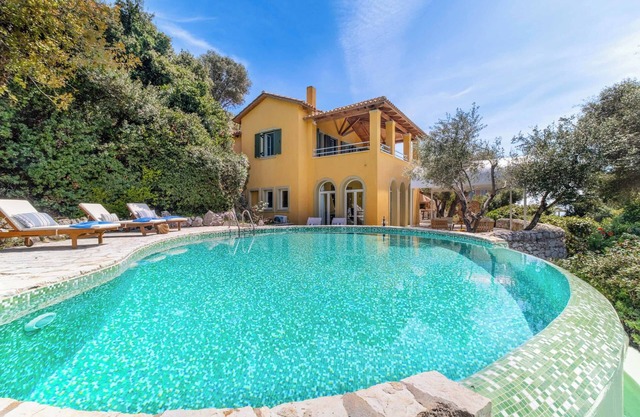 Villa Elpida - Three Bedroom Villa, Sleeps 6