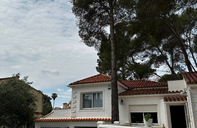 Villa en Carcaixent Valencia, Situada en una Urbanización en la Montaña,
