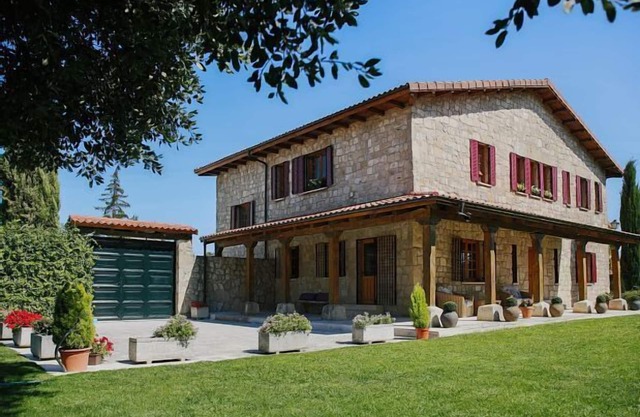 Villa Encidna. Cottage for 14 people