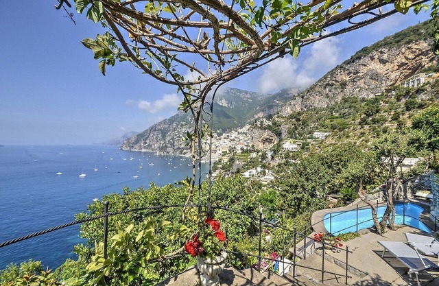 Villa Ernestina Grande: A splendid and luminous four-story villa set into the cliff, sheer above the sea, with Free WI-FI.