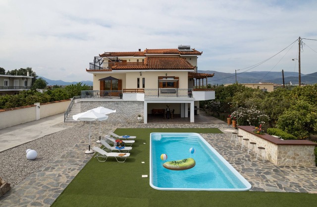 Villa EronLux villa near Nafplio with pool, cinema room, grand piano
