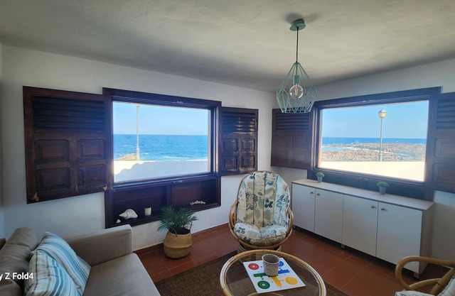 Villa Salada on the Ocean Shore