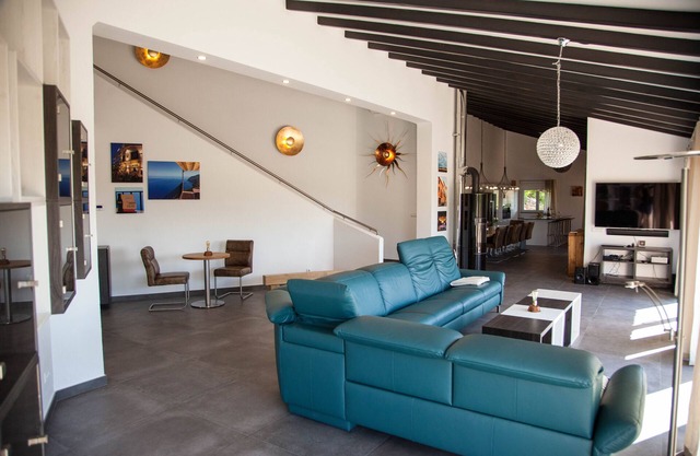 Villa Esperanza for 6-8 people, with a private pool and a secluded view