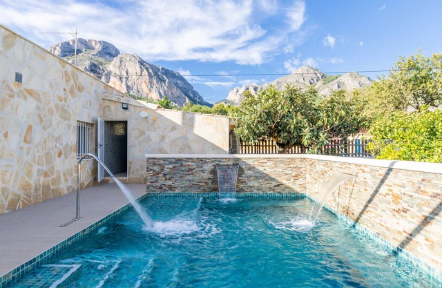 Villa 'Esperanza' with Private Pool, Wi-Fi and Air Conditioning
