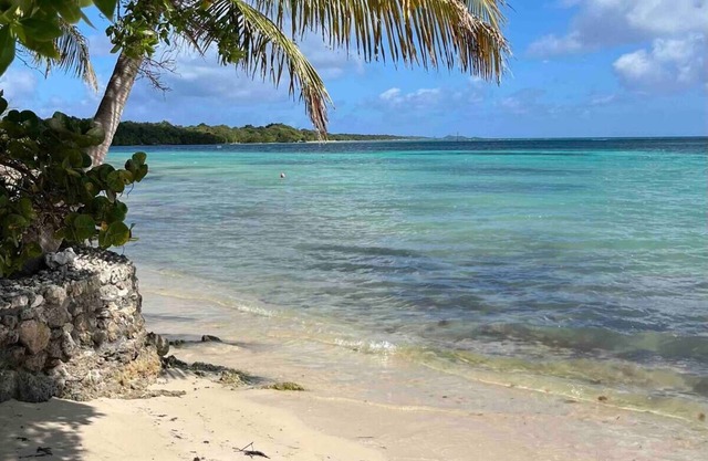 Villa et sa Plage Privée au Bord du Lagon de Saint-françois