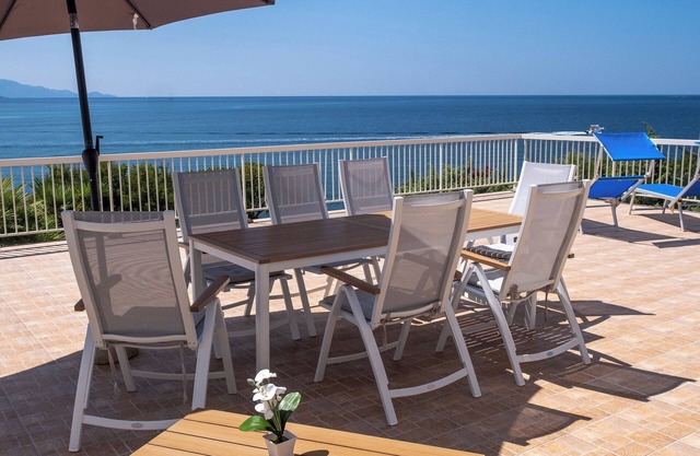 Villa Fertilia sea front - Key to Villas