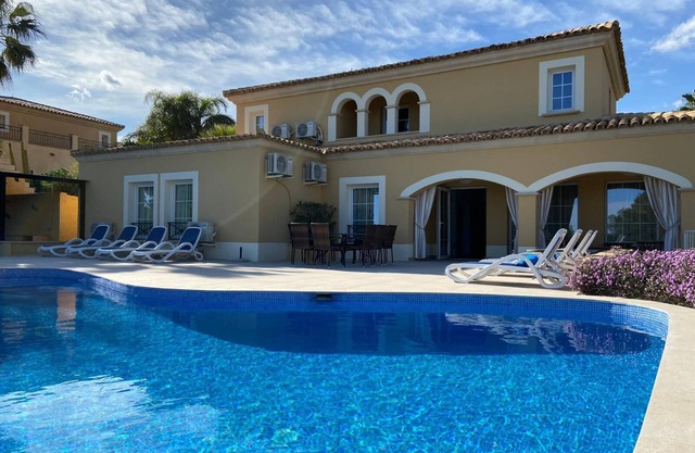Villa Finestrat with private swimming pool and all comfort for 6 people