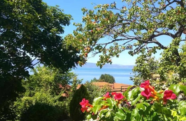 Villa Forest Paradise (Breathtaking view on lake)