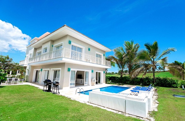 Villa Fortuna Iberostar private pool, Bavaro beach, golf club, Wi-Fi
