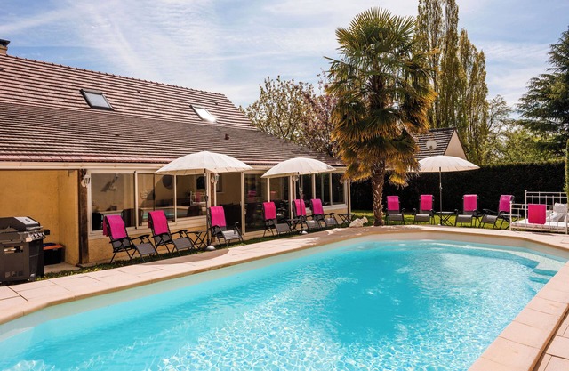 Villa 4, Piscine Chauffée Privée, Proche Fontainebleau, au Calme
