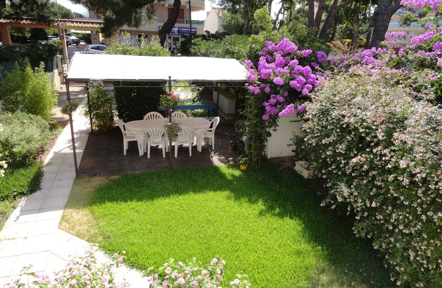 Villa, full of charm, only 50m away from the beach!