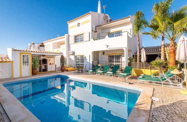 Villa Galé Sun - luxury, private pool, AC, wifi 5 minutes from the beach