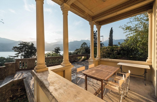 Villa "Gelmi" close to the Lake with Lake View, Wi-Fi & Terrace