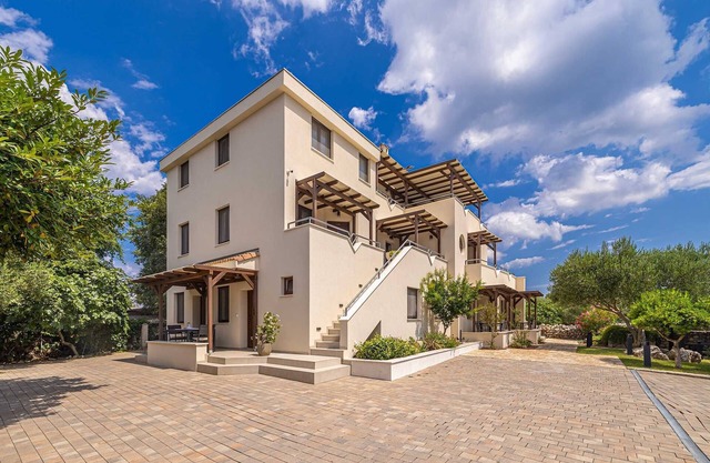 Villa Haya - apartment MIRTA with heated pool