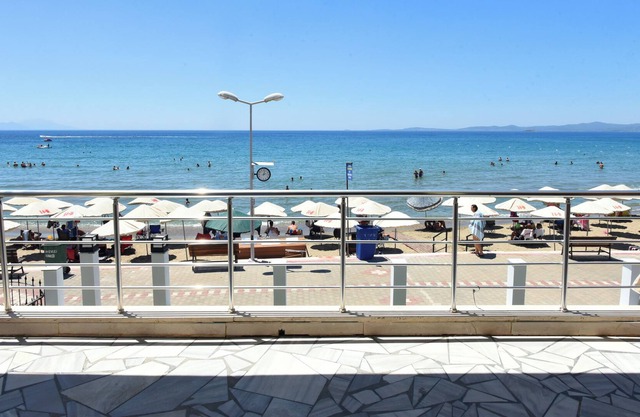 Villa Helios - beachfront spacious duplex