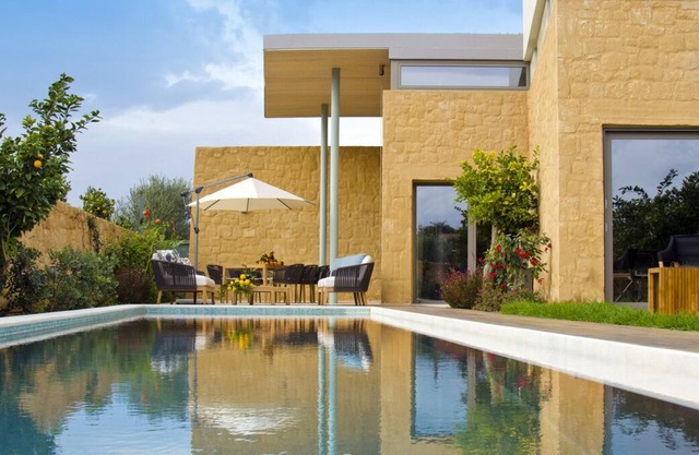 Villa Hera - Three Bedroom Villa, Sleeps 8