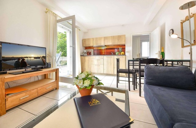 Villa Hohe Düne 09 - modern furnishings with south-east facing terrace