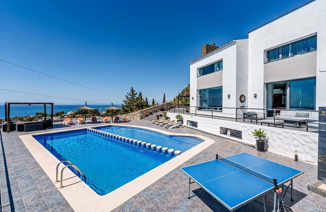Villa 'Holivista' with Sea View, Wi-Fi and Air Conditioning