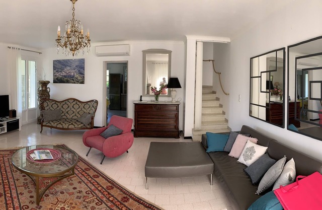 VILLA INDIVIDUELLE 150 M2 AVEC VUE IMPRENABLE Meublé de tourisme 4 *