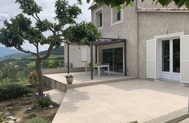 VILLA IDEALLY LOCATED BETWEEN CORTE AND ILE ROUSSE