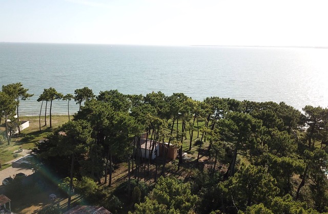 Villa Ile de Ré with beach access from the garden 4/7 persons *