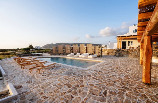 Villa IliakinΙδανική για όσους θέλουν να αφεθούν να τους παρασύρει το καλοκαίρι.