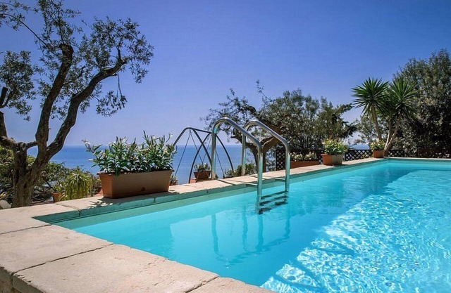 Villa Ilona: A splendid and luminous three-story independent house which faces the sun and the sea, with Free WI-FI.