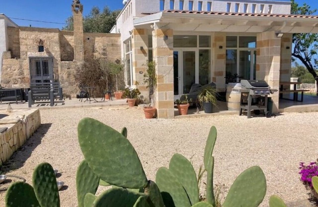 Villa im Grünen mit Meerblick 6min Strand & Stadt