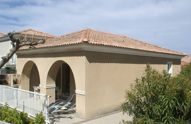 Villa in Algajola near Beach & Pool