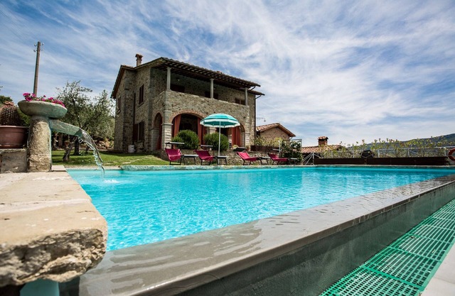 Villa in Castiglion Fiorentino,Cortona,air conditioning,pool,stunning view,Wi-Fi