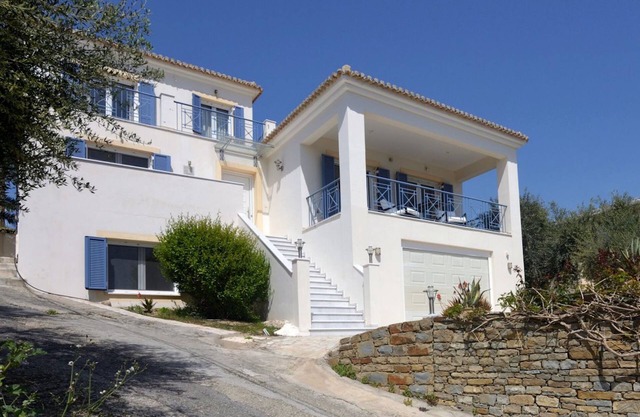 Villa in Finikounta near Sandy Beach