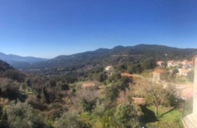 Villa in mountain village 20 minutes from Ajaccio and 20 minutes from porticcio