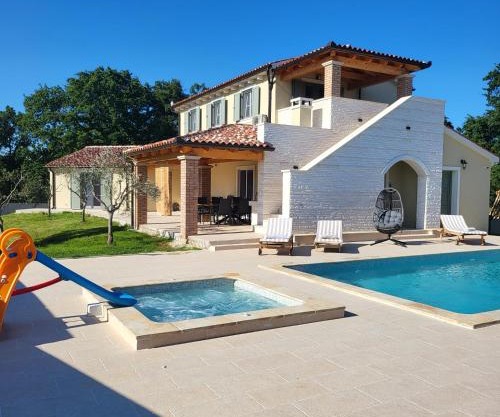 Villa in Kavran