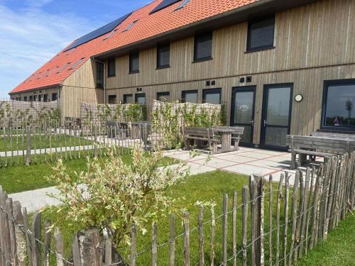 Villa in Leons with Sloop Rentals