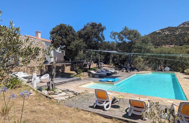 Villa in Lumio, large swimming pool, wooded park