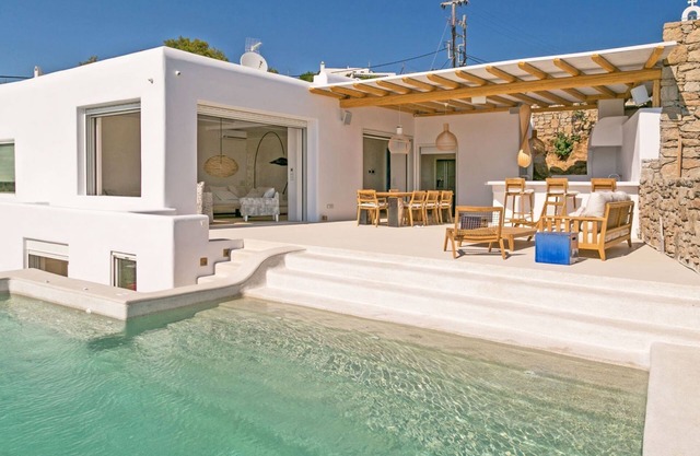 Villa in Mykonos with 6 bedrooms sleeps 12