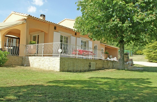Villa in Reillanne with Private Pool