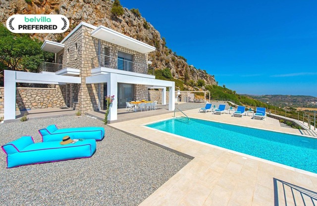Villa in Rhodes with Infinity Pool