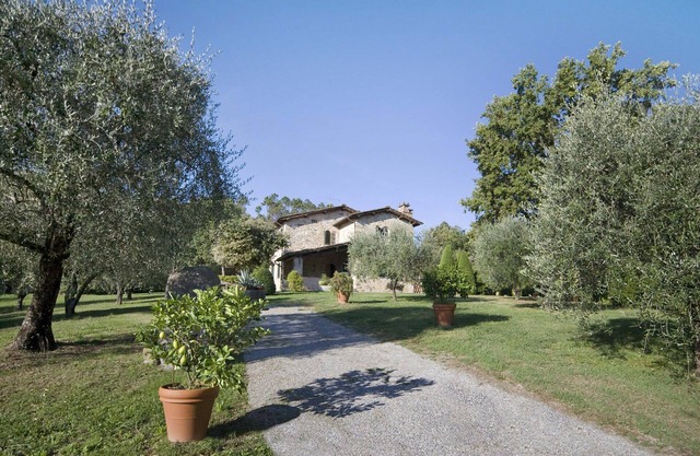 Villa in San Leonardo with 4 bedrooms sleeps 7