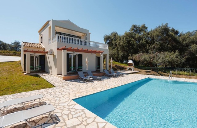 Villa Iremia - Three Bedroom Villa, Sleeps 7