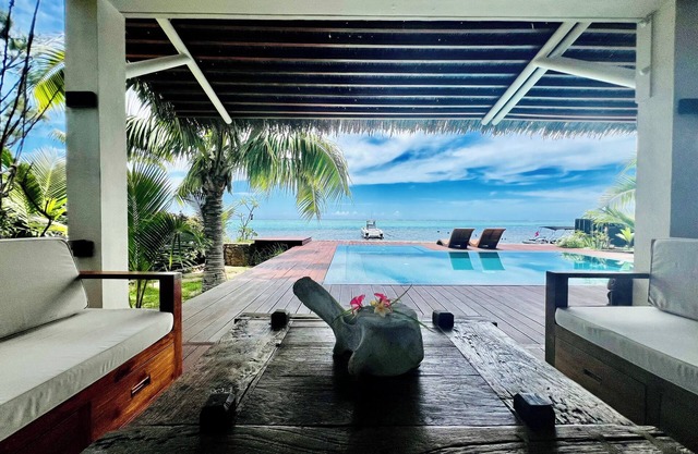 Villa Iti - 3BR Oceanfront Villa w/Beautiful Pool