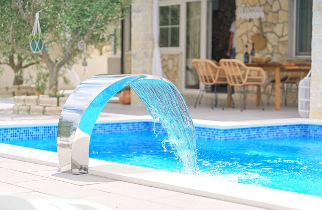 Villa Ivana - Two bedroom house with outdoor pool