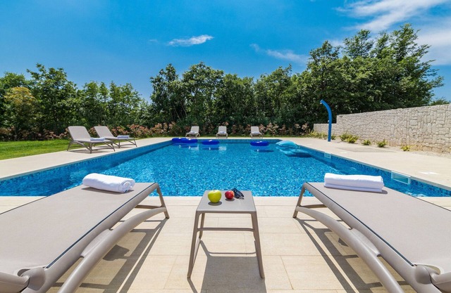 Villa Jardin - for 10 guests with 72 sq meter pool and many extras